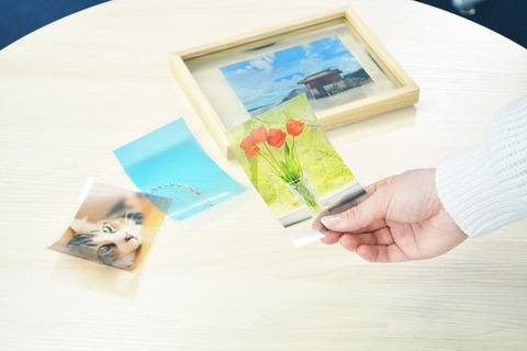 透明なのに写真が見える! 魔法のような写真プリント